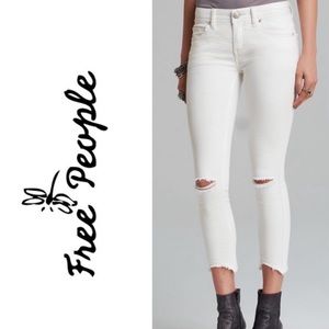 SALE 3/$20 Free People White Capris